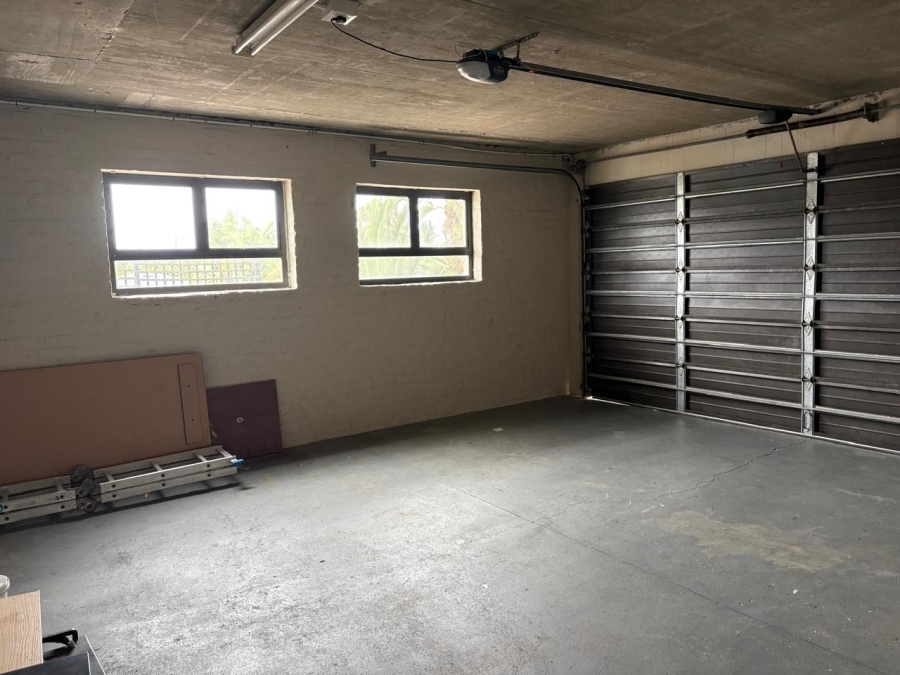 To Let 6 Bedroom Property for Rent in West Beach Western Cape